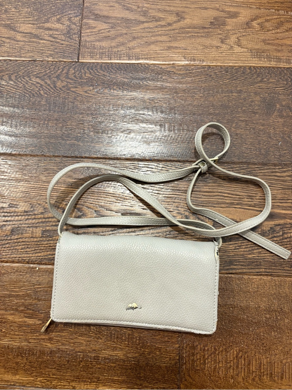 Roots Pebble Leather Crossbody Wallet - Light Gray